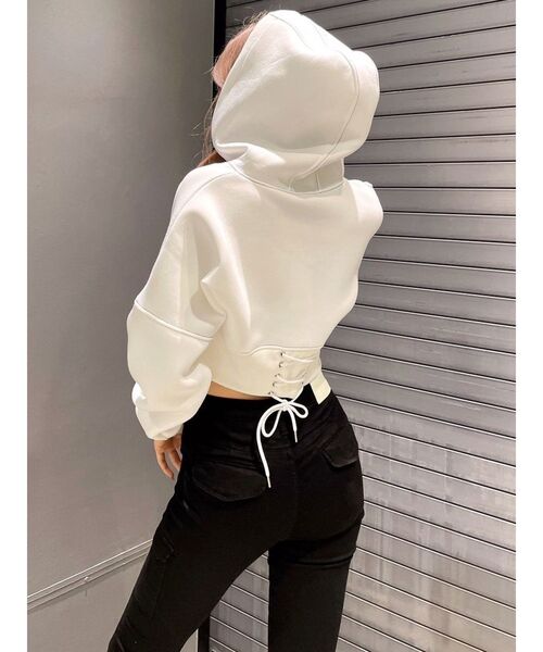 GYDA(ジェイダ)の「バックレースアップショートパーカー(パーカー・レディース・オフホワイト/ベージュ/ブラック・FREE)」の22枚目の写真