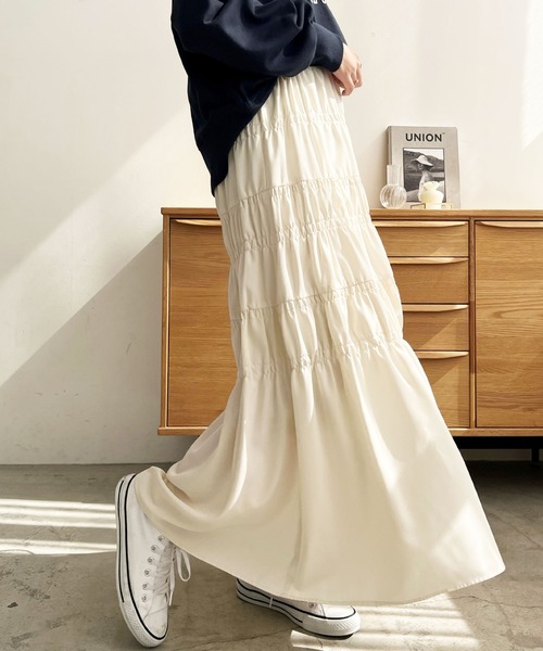 GeeRA（ジーラ）の「シャーリングフレアースカート（スカート・レディース・アイボリー/ブラック・MEDIUM/LARGE）」の4枚目の写真