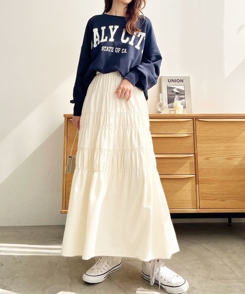 GeeRA（ジーラ）の「シャーリングフレアースカート（スカート・レディース・アイボリー/ブラック・MEDIUM/LARGE）」の5枚目の写真
