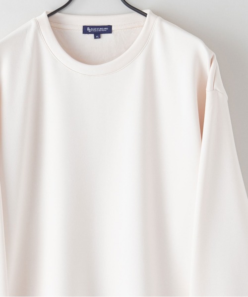Blue Standard (ブルースタンダード)の「【BLUE STANDARD/ブルースタンダード】 ダンボール 裏シャギーフェイクレイヤード クルーネック(Tシャツ/カットソー・メンズ・チャコールグレー/オフホワイト/ブラック/ベージュ・MEDIUM/X-LARGE/LARGE)」の2枚目の写真