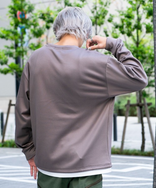 Blue Standard (ブルースタンダード)の「【BLUE STANDARD/ブルースタンダード】 ダンボール 裏シャギーフェイクレイヤード クルーネック(Tシャツ/カットソー・メンズ・チャコールグレー/オフホワイト/ブラック/ベージュ・MEDIUM/X-LARGE/LARGE)」の7枚目の写真