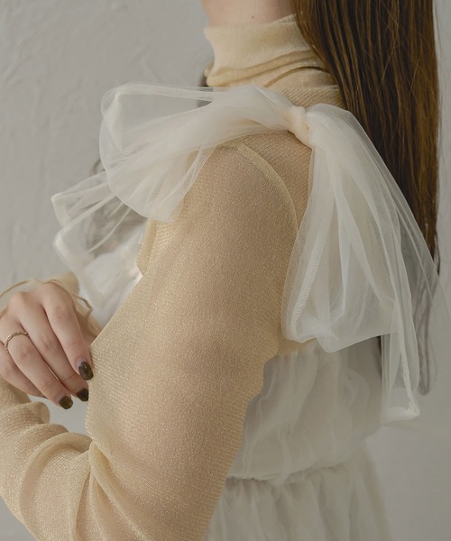 Ambre Neige(アンブルネージュ)の「【6色展開】ラメチュールハイネックトップス/【WEB/EC限定商品】(Tシャツ/カットソー・レディース・ブラック/ライトグレー/ダークブラウン/ライトグリーン/アイボリー/マスタード・FREE)」の7枚目の写真