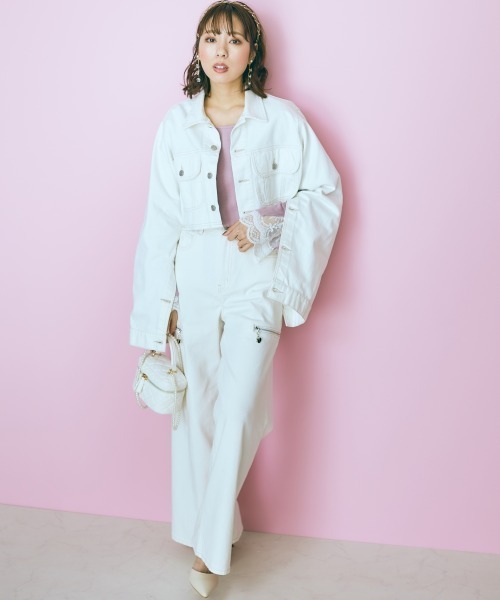 marun（マルン）の「＜大きいサイズ＞  クロップド丈デニムジャケット　marun（デニムジャケット・レディース・ライトブルー/オフホワイト・3L～4L/L～LL）」の21枚目の写真