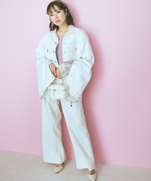marun（マルン）の「＜大きいサイズ＞  クロップド丈デニムジャケット　marun（デニムジャケット・レディース・ライトブルー/オフホワイト・3L～4L/L～LL）」の22枚目の写真