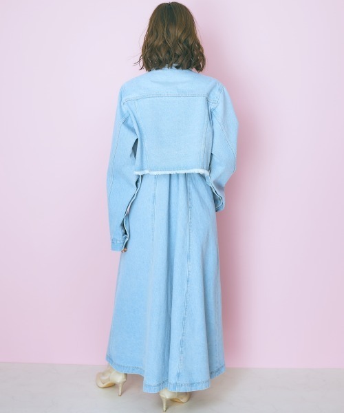 marun（マルン）の「＜大きいサイズ＞  クロップド丈デニムジャケット　marun（デニムジャケット・レディース・ライトブルー/オフホワイト・3L～4L/L～LL）」の5枚目の写真