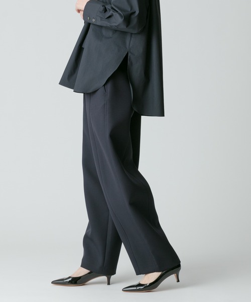 allureville(アルアバイル)の「トリプルクロスオーバルワイドパンツ(その他パンツ・レディース・ホワイト/ネイビー・1/2)」の19枚目の写真