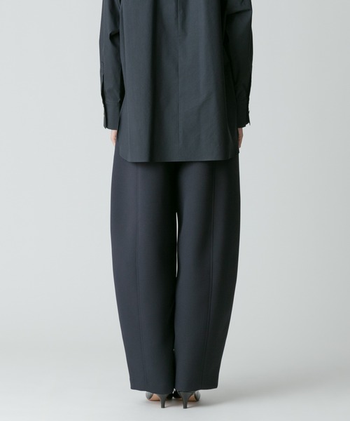 allureville(アルアバイル)の「トリプルクロスオーバルワイドパンツ(その他パンツ・レディース・ホワイト/ネイビー・1/2)」の21枚目の写真