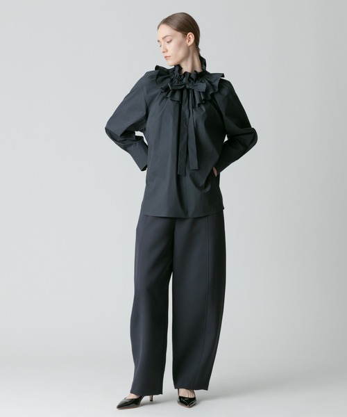 allureville(アルアバイル)の「トリプルクロスオーバルワイドパンツ(その他パンツ・レディース・ホワイト/ネイビー・1/2)」の22枚目の写真