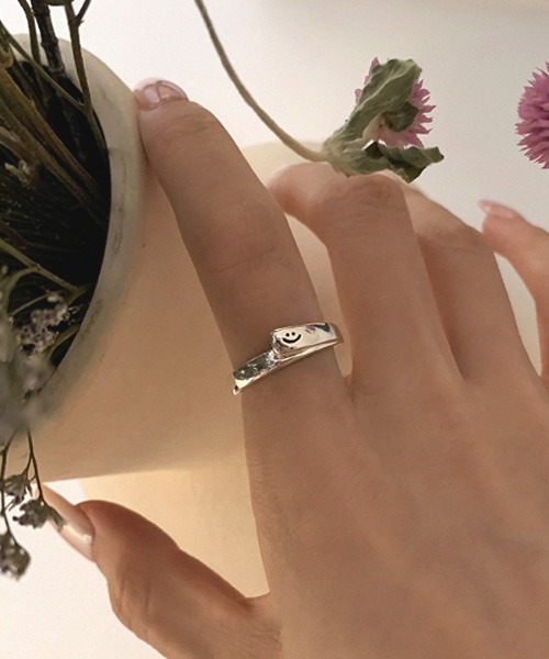 VIBGYOR Women(ヴィブジョー ウィメン)の「【urge select】スマイルニコちゃん シルバー リング(リング・レディース・シルバー・FREE)」の4枚目の写真