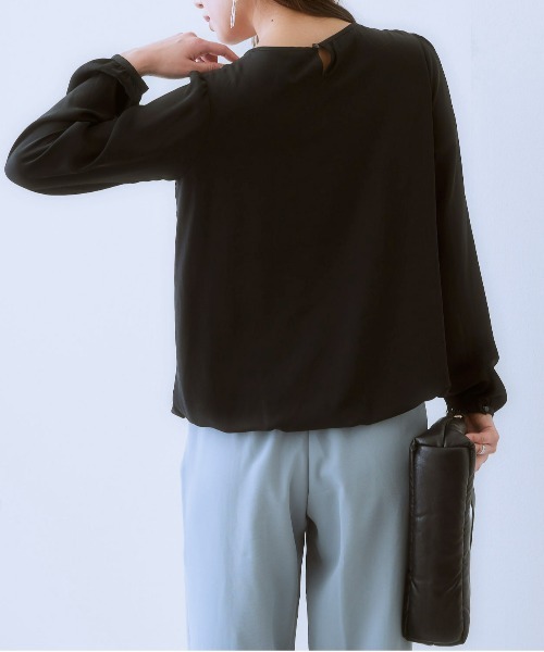 SMILE LAND(スマイルランド)の「大きいサイズ タックバルーンブラウス(吸汗速乾裏地付)(シャツ/ブラウス・レディース・ブラック/カーキ系・LL/3L/4L/5L/L)」の9枚目の写真