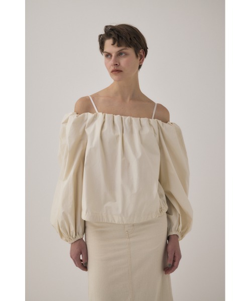 M_（エムアンダーバー）の「オーガニックコットンタイプライター使用 オフショルダーで着られるギャザーブラウス（シャツ/ブラウス・レディース・アイボリー/ブラック/サックスブルー・FREE）」の16枚目の写真