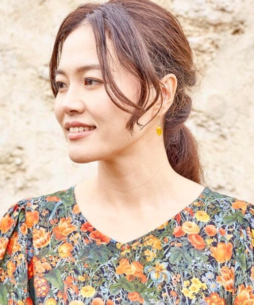 欧州航路（オウシュウコウロ）の「【欧州航路】チェコガラスオーバルピアス（ピアス（両耳用）・レディース・イエロー・FREE）」の3枚目の写真