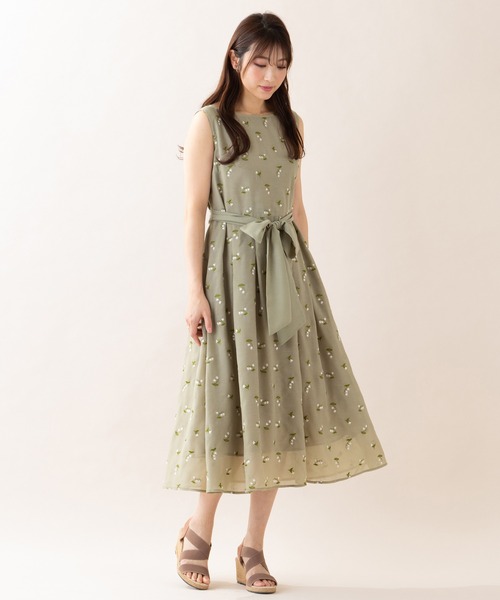 Rose Tiara（ローズティアラ）の「スズラン刺繍ノースリーブ