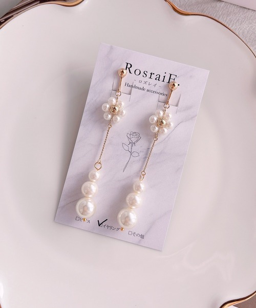 tone(トーン)の「【RosraiE】フラワーパールロングチェーン イヤリング(MA)(イヤリング・レディース・ゴールド・FREE)」の2枚目の写真
