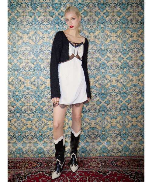 EVRIS(エヴリス)の「チュールミックスショートニットカーディガン(ニット/セーター・レディース・ブルー/ピンク/ブラック/ホワイト・FREE)」の11枚目の写真