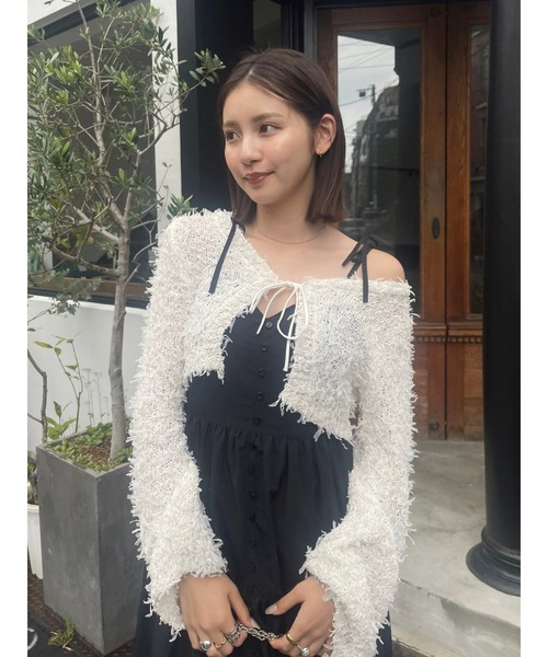 EVRIS(エヴリス)の「チュールミックスショートニットカーディガン(ニット/セーター・レディース・ブルー/ピンク/ブラック/ホワイト・FREE)」の2枚目の写真