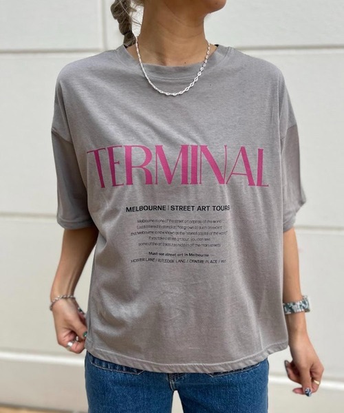 CHIGNON（シニヨン）の「CHIGNON TERMINAL ロゴTee 8642-366KO（Tシャツ/カットソー・レディース・チャコールグレー/キナリ/グレー・F）」の3枚目の写真