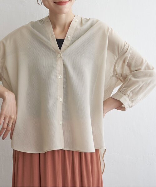 ikka(イッカ)の「シアストライプバンドカラーシャツ(シャツ/ブラウス・レディース・チャコール/ブルー系/ベージュ・M/L/S)」の1枚目の写真
