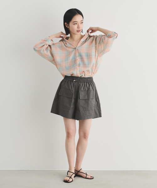 MERLOT(メルロー)の「フロントポケットドロストショートパンツ(その他パンツ・レディース・ベージュ/チャコールグレー・FREE)」の18枚目の写真