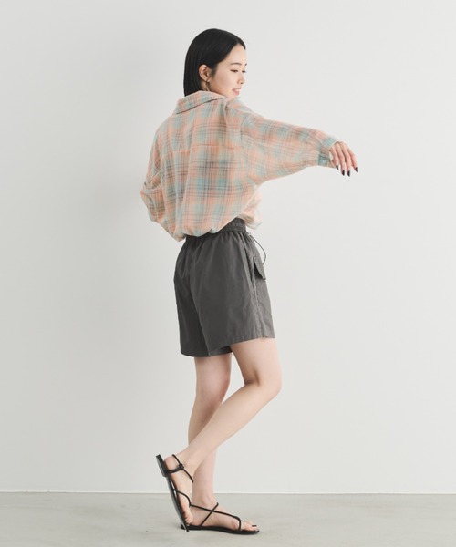 MERLOT(メルロー)の「フロントポケットドロストショートパンツ(その他パンツ・レディース・ベージュ/チャコールグレー・FREE)」の19枚目の写真