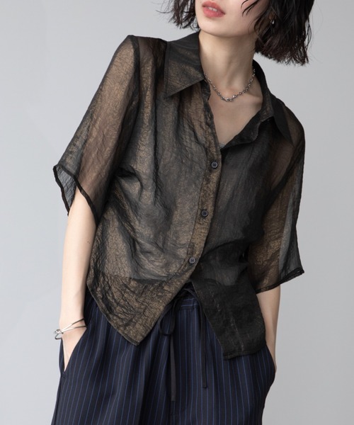 VACANCY（ヴァカンシー）の「タックシアーシャイニーシャツ（シャツ/ブラウス・レディース・ブルー/ブラック/ホワイト・FREE）」の2枚目の写真