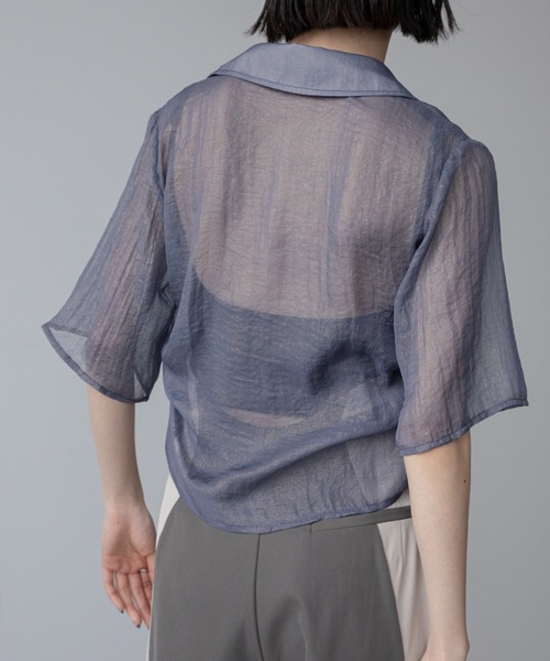 VACANCY（ヴァカンシー）の「タックシアーシャイニーシャツ（シャツ/ブラウス・レディース・ブルー/ブラック/ホワイト・FREE）」の11枚目の写真