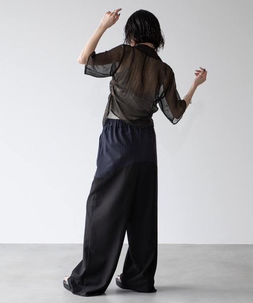 VACANCY（ヴァカンシー）の「タックシアーシャイニーシャツ（シャツ/ブラウス・レディース・ブルー/ブラック/ホワイト・FREE）」の9枚目の写真