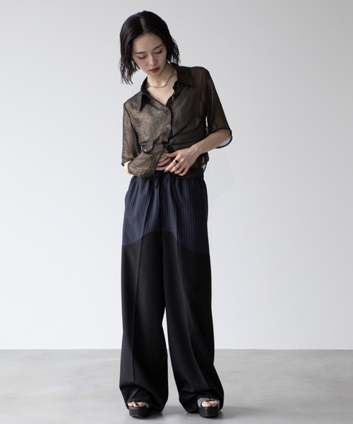 VACANCY（ヴァカンシー）の「タックシアーシャイニーシャツ（シャツ/ブラウス・レディース・ブルー/ブラック/ホワイト・FREE）」の7枚目の写真