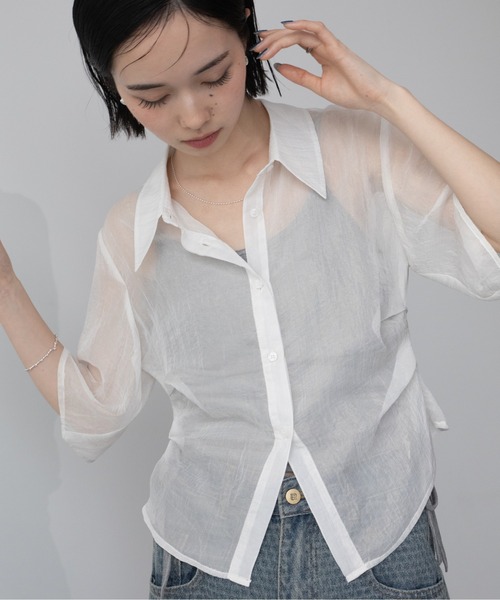 VACANCY（ヴァカンシー）の「タックシアーシャイニーシャツ（シャツ/ブラウス・レディース・ブルー/ブラック/ホワイト・FREE）」の19枚目の写真