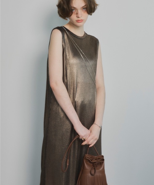 Unitage（ユニテージ）の「メタリックノースリーブシアーOP（ワンピース・レディース・ブラック/ゴールド・FREE）」の10枚目の写真