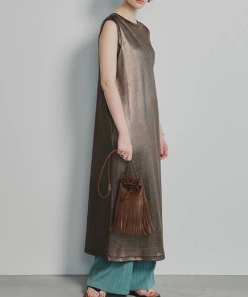 Unitage（ユニテージ）の「メタリックノースリーブシアーOP（ワンピース・レディース・ブラック/ゴールド・FREE）」の8枚目の写真