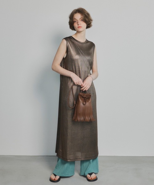 Unitage（ユニテージ）の「メタリックノースリーブシアーOP（ワンピース・レディース・ブラック/ゴールド・FREE）」の7枚目の写真