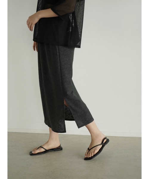 FIKA.(フィーカ)の「Flower jocquard skirt(スカート・レディース・ベージュ/チャコール・MEDIUM)」の4枚目の写真