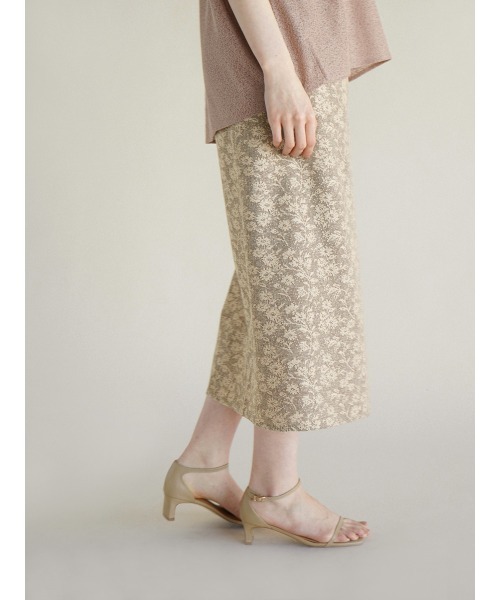 FIKA.(フィーカ)の「Flower jocquard skirt(スカート・レディース・ベージュ/チャコール・MEDIUM)」の12枚目の写真