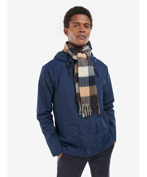 Barbour（バブアー）の「ラム ウール タッターソール マフラー（マフラー・レディース・グレー/レッド/ネイビー・FREE）」の12枚目の写真