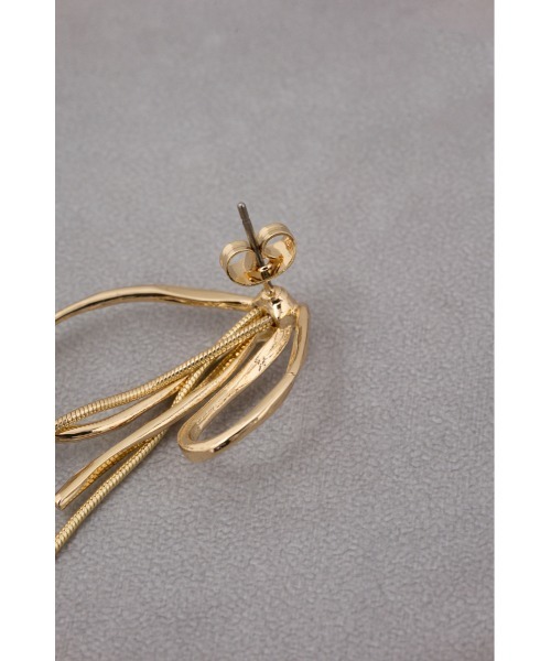 AZUL by moussy（アズールバイマウジー）の「リボンシェイプメタルピアス（ピアス（両耳用）・レディース・ゴールド系その他/シルバー・FREE）」の14枚目の写真