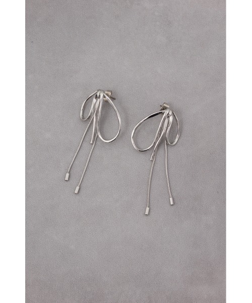 AZUL by moussy（アズールバイマウジー）の「リボンシェイプメタルピアス（ピアス（両耳用）・レディース・ゴールド系その他/シルバー・FREE）」の11枚目の写真