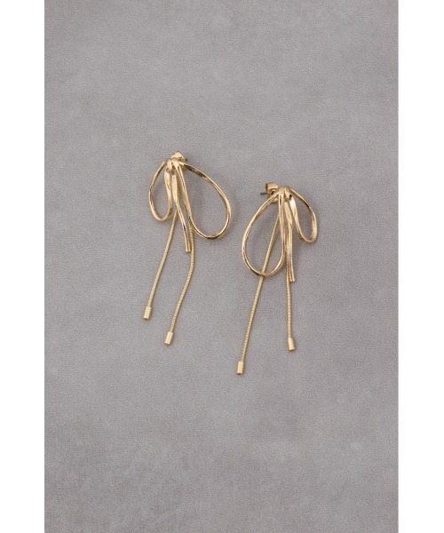 AZUL by moussy（アズールバイマウジー）の「リボンシェイプメタルピアス（ピアス（両耳用）・レディース・ゴールド系その他/シルバー・FREE）」の5枚目の写真