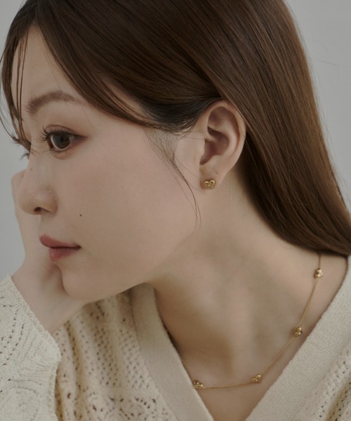 ECREL(エクレール)の「ミニストーンハートピアス(ピアス(両耳用)・レディース・ゴールド・FREE)」の4枚目の写真
