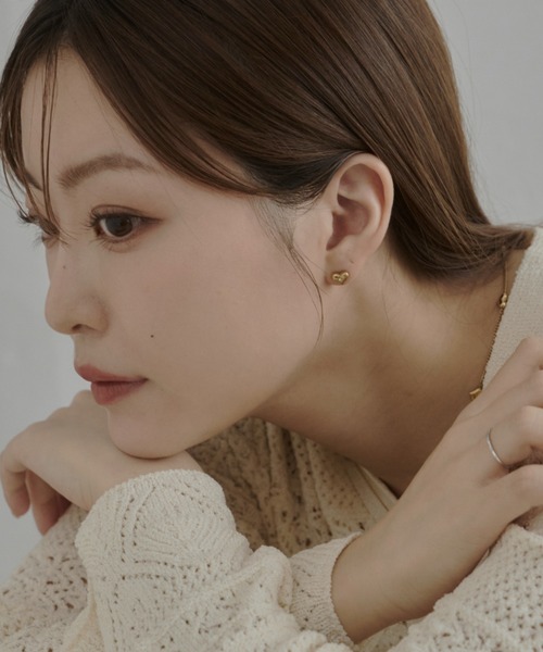 ECREL(エクレール)の「ミニストーンハートピアス(ピアス(両耳用)・レディース・ゴールド・FREE)」の3枚目の写真