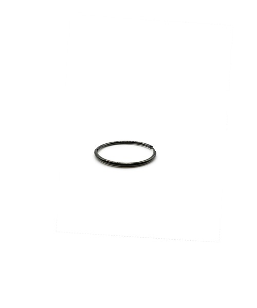 Import & Select(インポートアンドセレクト)の「KISHOKACHI 希少価値 ブラックフープステンレスピアス 30mm(ピアス(両耳用)・レディース・ブラック・FREE)」の3枚目の写真