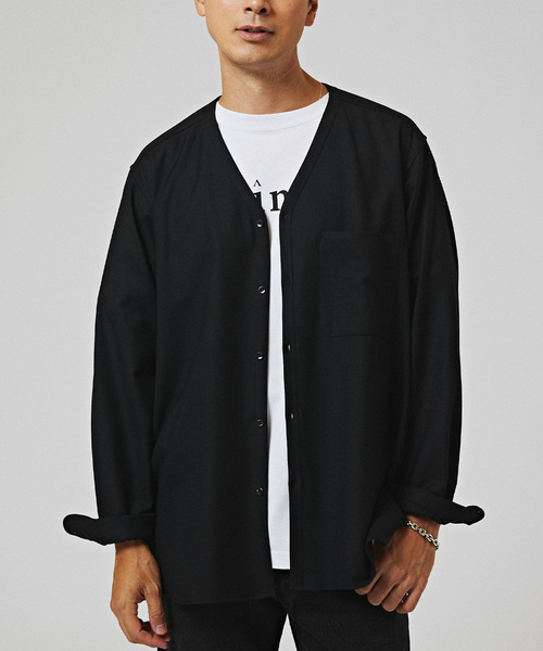 EDIFICE（エディフィス）の「2WAY ストレッチ ウール Vネックシャツ（シャツ/ブラウス・メンズ・ブラック/ネイビー/ブラウン・SMALL/MEDIUM/LARGE）」の2枚目の写真