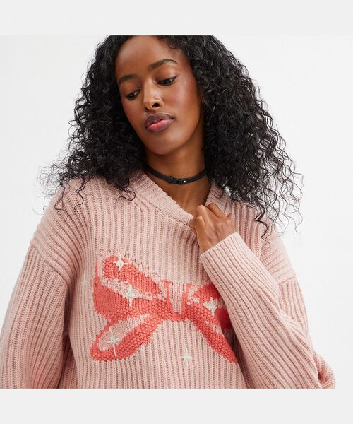 COACH（コーチ）の「クルーネック ボウ セーター・リサイクル ウール（ニット/セーター・レディース・ピンク系その他・MEDIUM/SMALL/X-SMALL/XX-SMALL/LARGE/X-LARGE）」の2枚目の写真