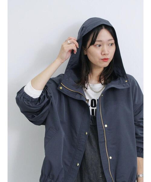 Samansa Mos2 blue(サマンサモスモスブルー)の「撥水マウンテンパーカー(ブルゾン・レディース・カーキ/チャコールグレー/パープル・F)」の7枚目の写真