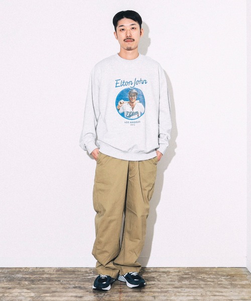 BEAMS T(ビームスティー)の「BEAMS T / ELTON JOHN CREW SWEAT(スウェット・メンズ・ライトグレー/ブラック・S/M/L/XL)」の17枚目の写真