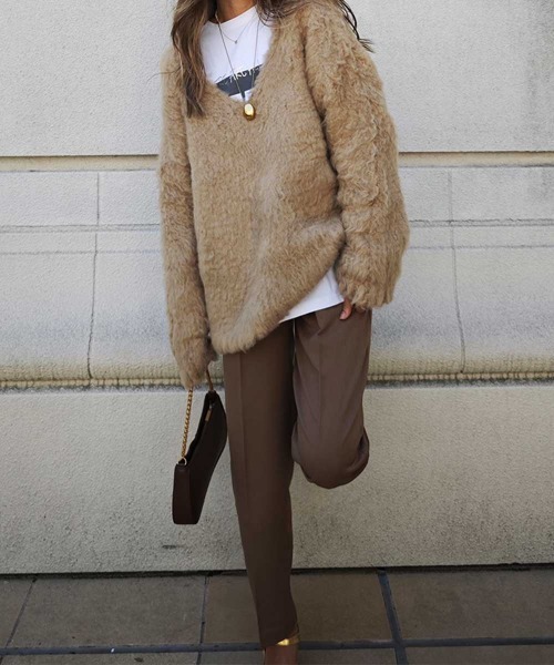 esutoreja（エストレジャ）の「Vネックモヘアニット（ニット/セーター・レディース・ベージュ/ブルー/チャコール・FREE）」の22枚目の写真