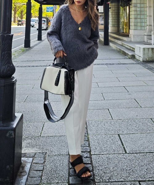 esutoreja（エストレジャ）の「Vネックモヘアニット（ニット/セーター・レディース・ベージュ/ブルー/チャコール・FREE）」の13枚目の写真