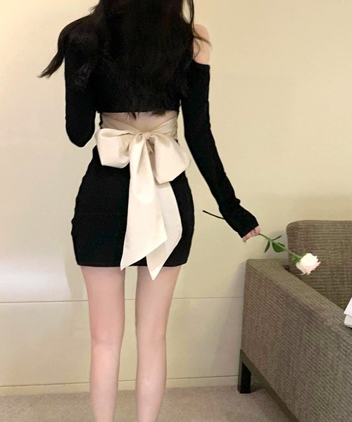 REMUR(レミュール)の「BACKリボン付きミニワンピース(ワンピース・レディース・ブラック・M/L/S)」の4枚目の写真