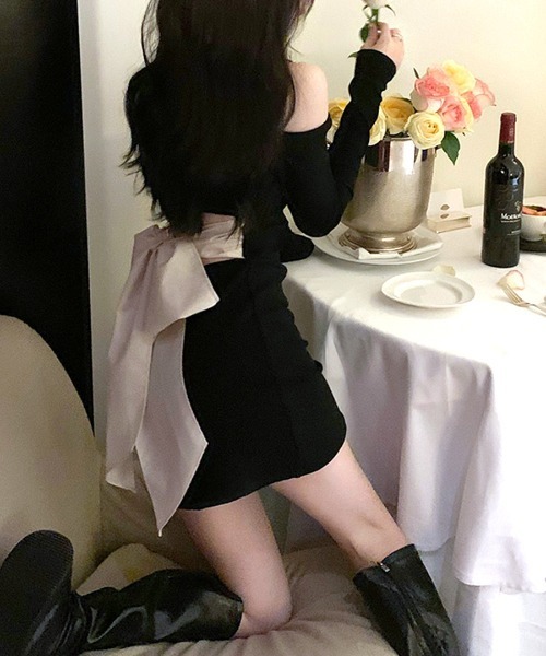 REMUR(レミュール)の「BACKリボン付きミニワンピース(ワンピース・レディース・ブラック・M/L/S)」の5枚目の写真