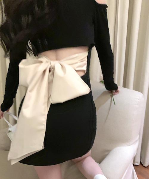 REMUR(レミュール)の「BACKリボン付きミニワンピース(ワンピース・レディース・ブラック・M/L/S)」の6枚目の写真